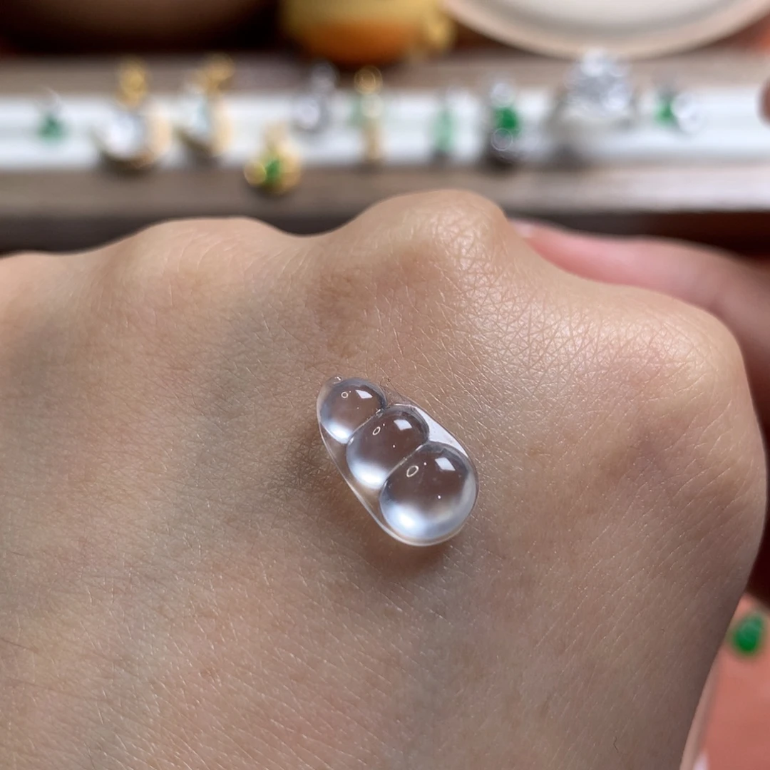 翡翠未镶嵌颈饰双面鼓玻璃豆子卡13.4透肤度极强