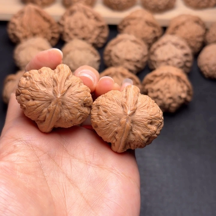 用***9文玩核桃把件37元宝