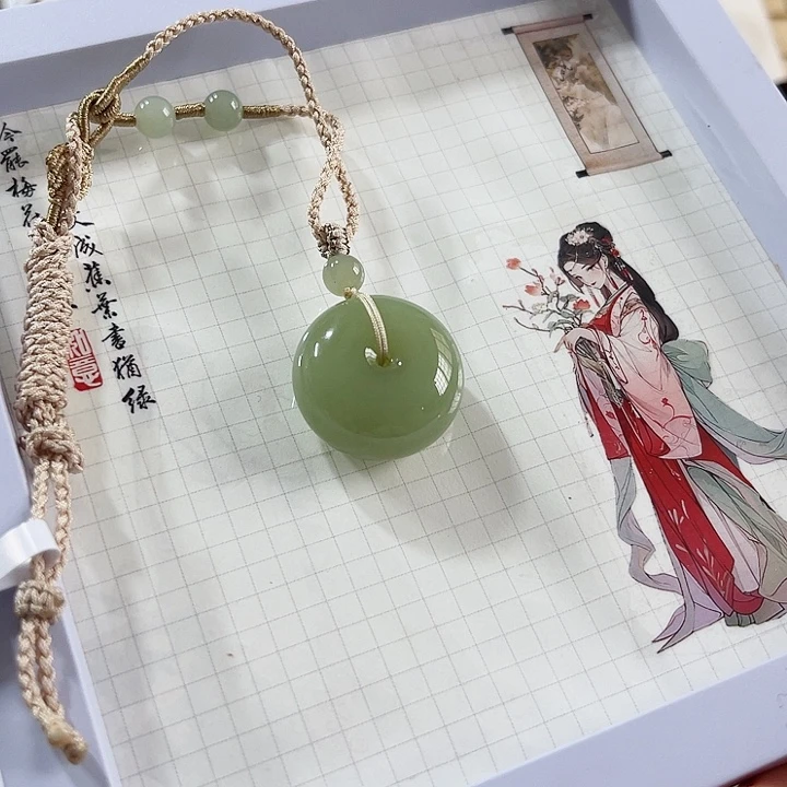 阳***光和田玉未镶嵌颈饰