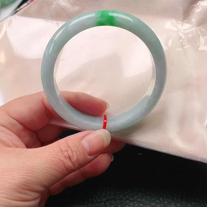 翡翠手镯未镶嵌翡翠051