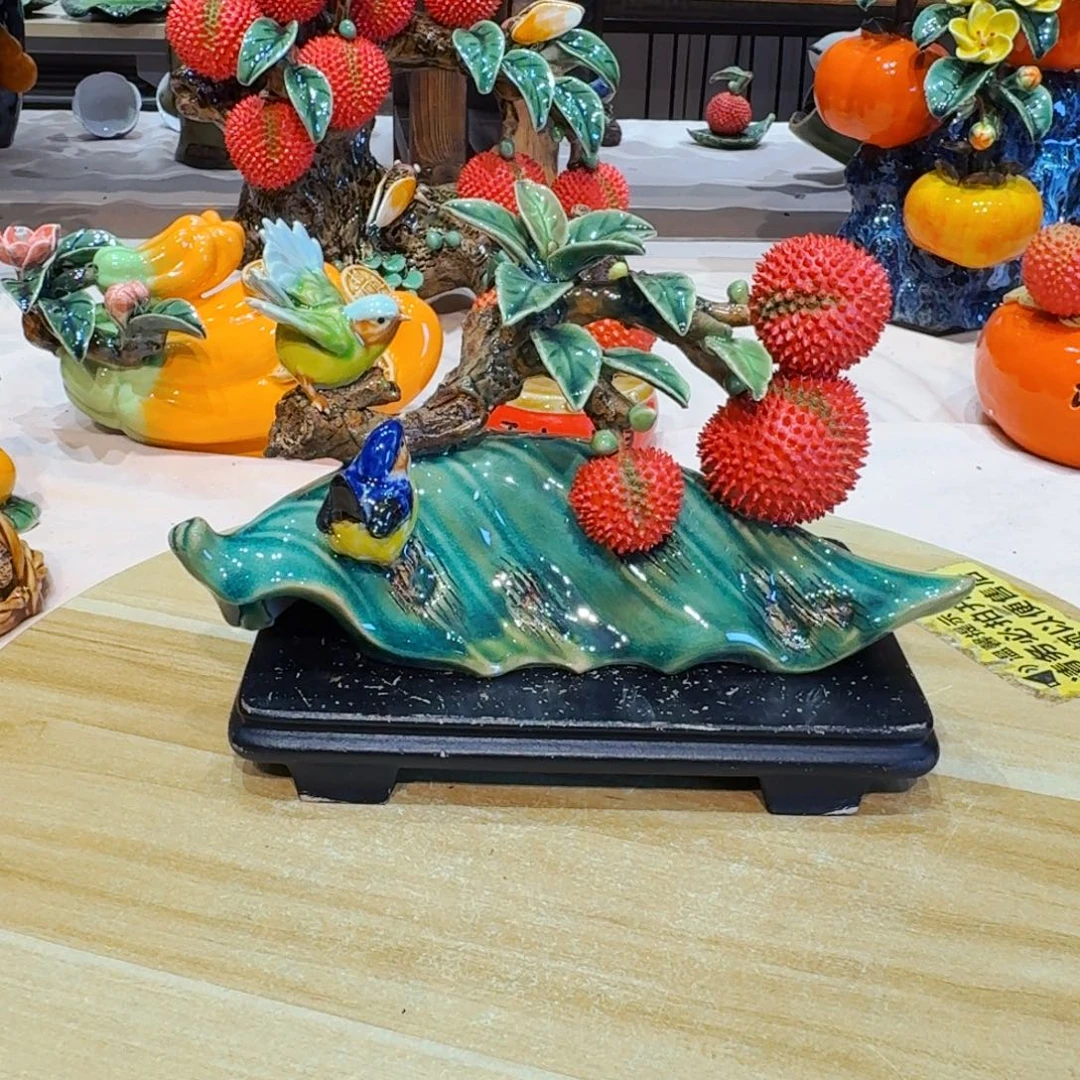 陶瓷小鸟荔枝摆件