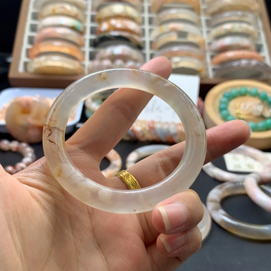 【闪购商品】手镯玛瑙/玉髓未镶嵌玥*