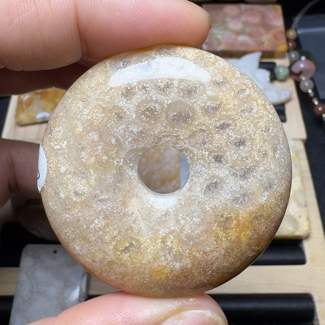未镶嵌纯天然色有机玉石保真色硅化玉