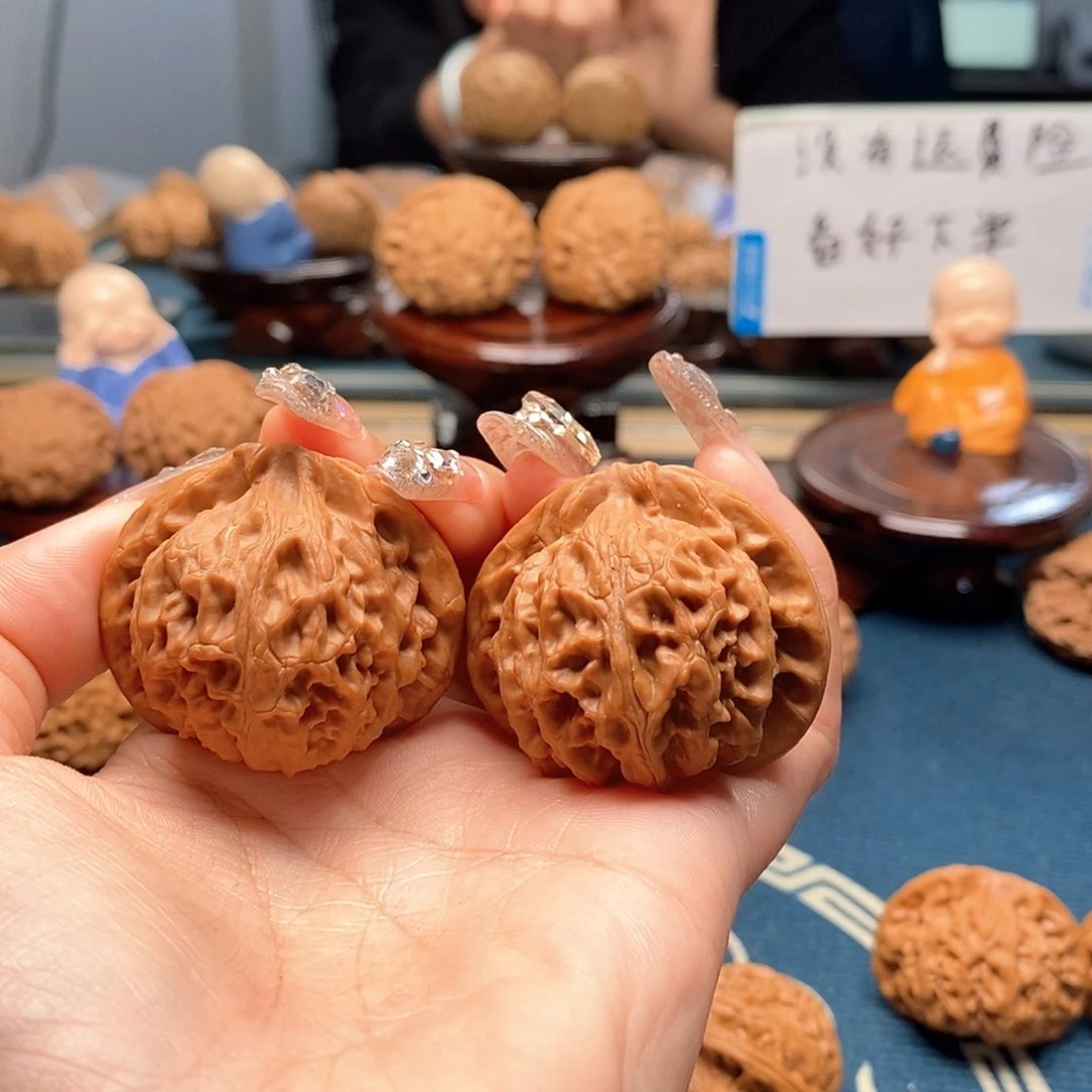 文玩核桃把件Y**g宫灯