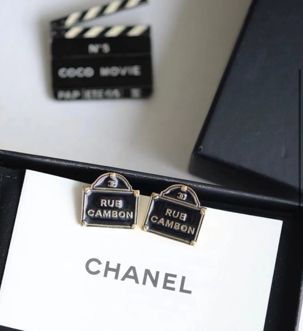 95新 Chanel/香奈儿 黑色珐琅康鹏铭牌耳钉 18164859