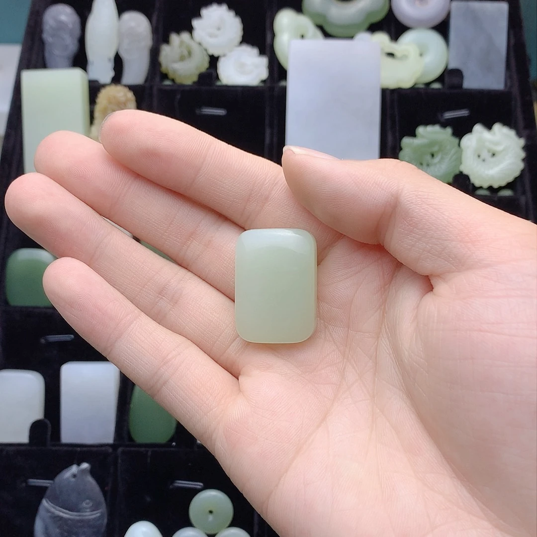 和田玉颈饰未镶嵌方*衍