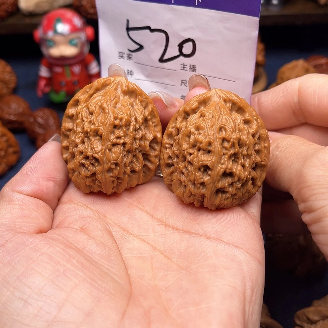 文玩核桃吊坠南疆石38+