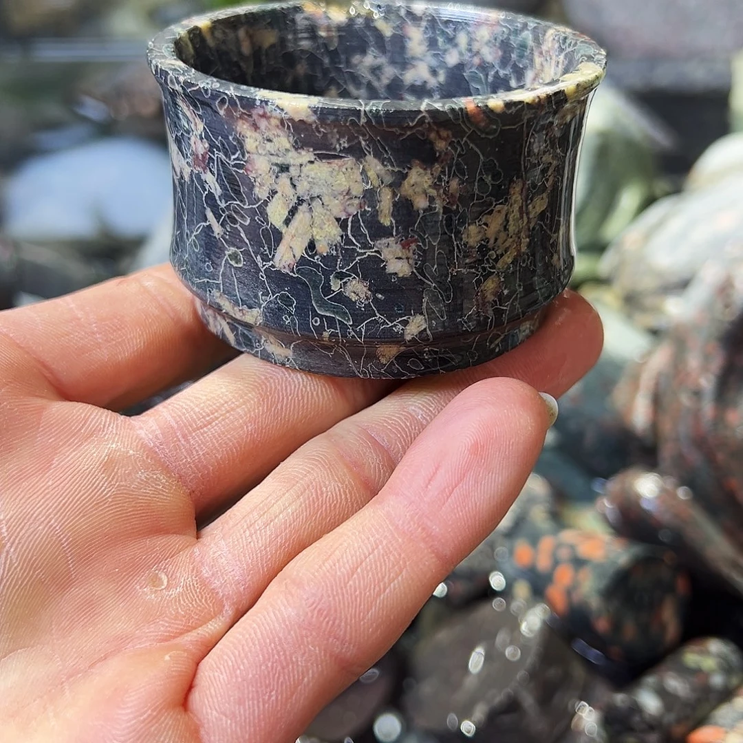 梅花玉茶周边鱼缸石微瑕不退不换