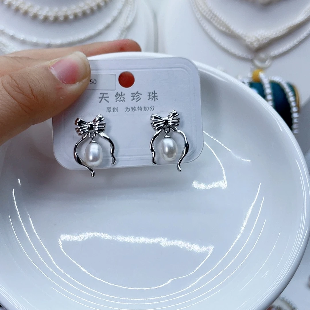 银S925镶嵌耳饰淡水珍珠