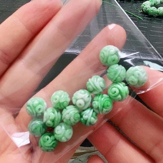 翡翠未镶嵌颈饰挂件