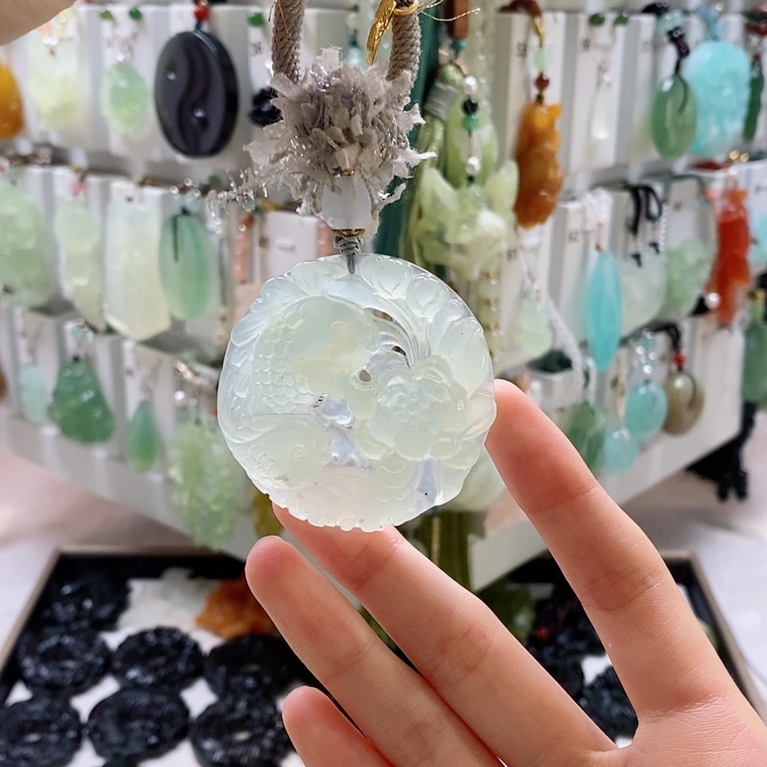 未镶嵌蛇纹石玉颈饰