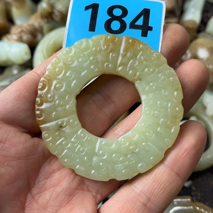 和田玉颈饰未镶嵌妙****)