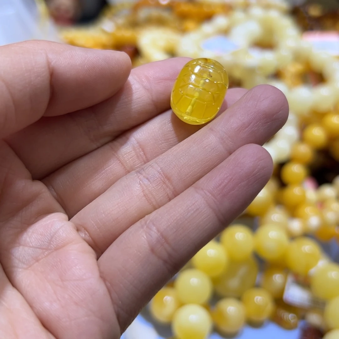 琥珀珠宝奇石未镶嵌