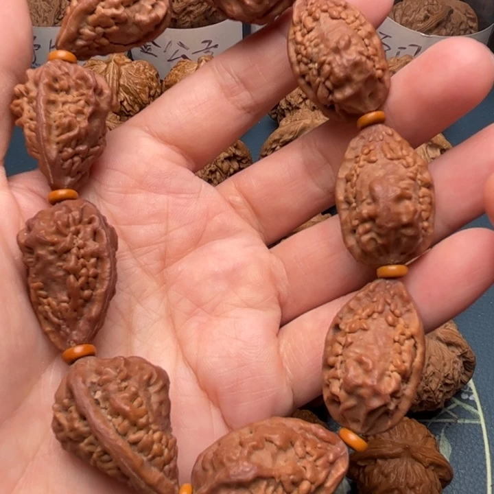 文玩核桃吊坠1.9左右麒麟角手串