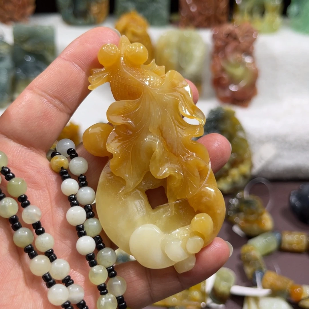 未镶嵌蛇纹石玉颈饰