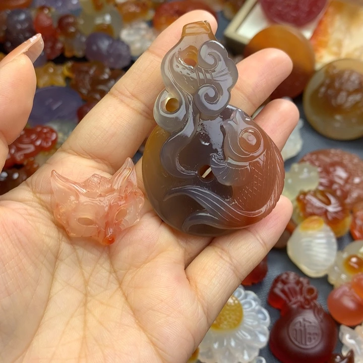 幽***儿玛瑙/玉髓颈饰未镶嵌