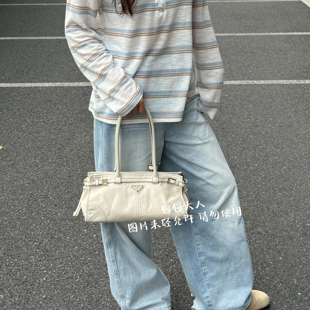 99新 Prada/普拉达 （新款在售）白色softlux单肩包（缺肩带）