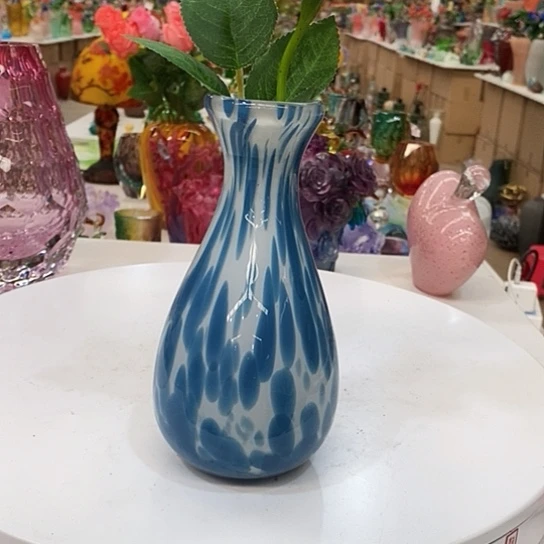 琉璃花瓶高18厘米口径4厘米
