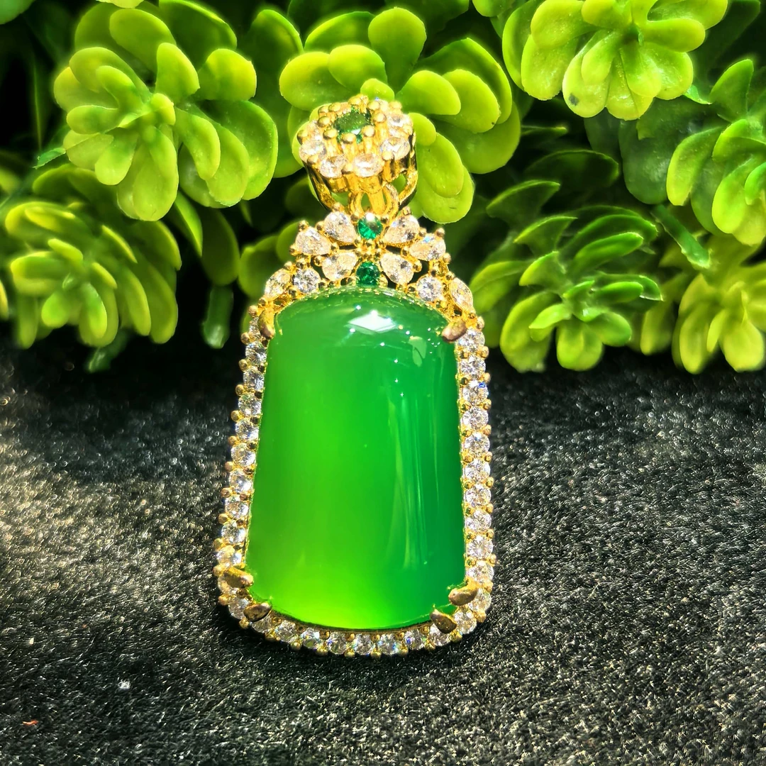 ST8009龙纹青花灵碧玛瑙绿无事牌吊坠-配链子-送礼佳品