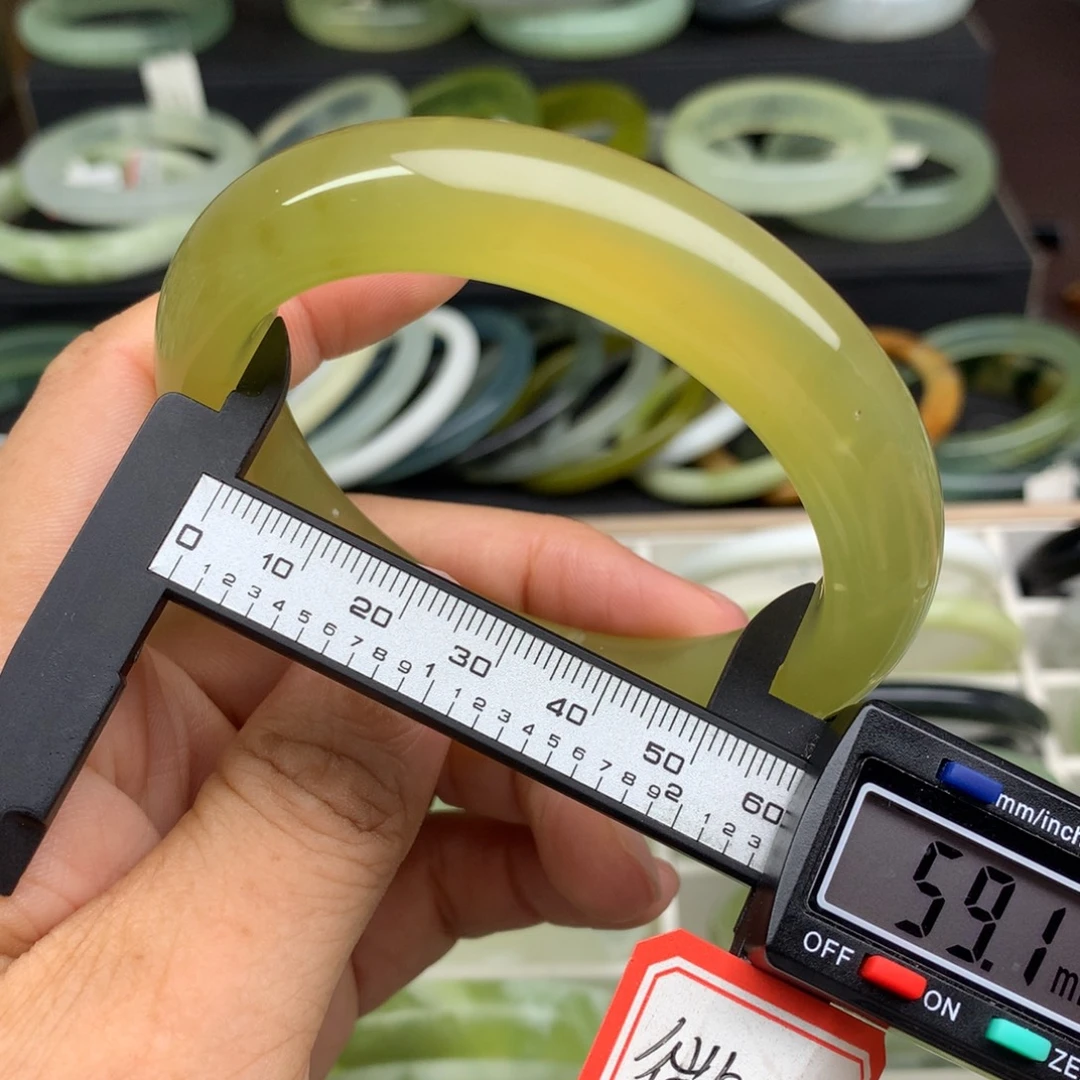 未镶嵌蛇纹石玉手镯740