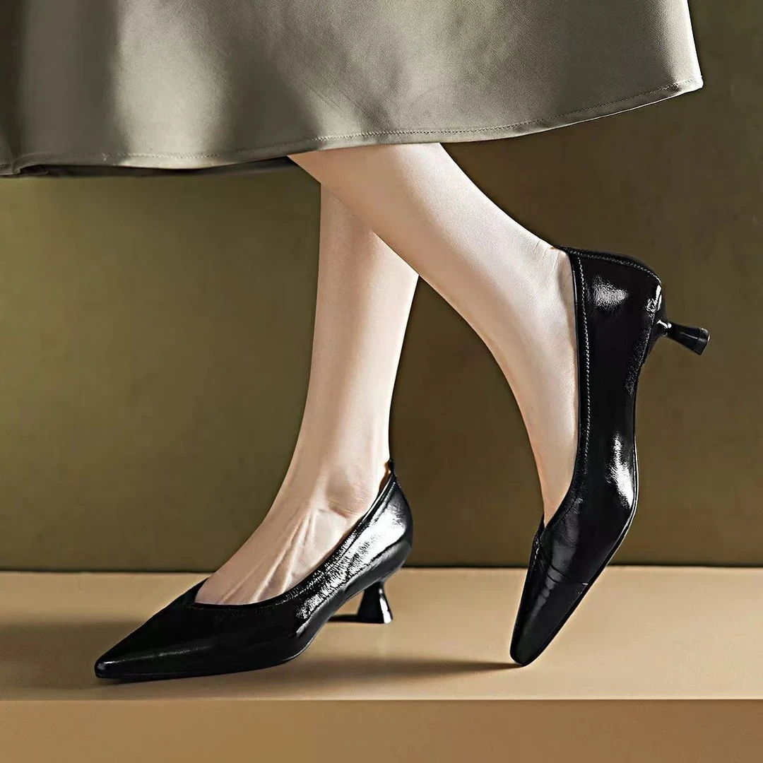 C2764  黑色  时尚舒适低跟尖头浅口女单鞋