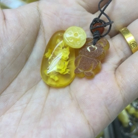 裸石蜜蜡未镶嵌吊坠