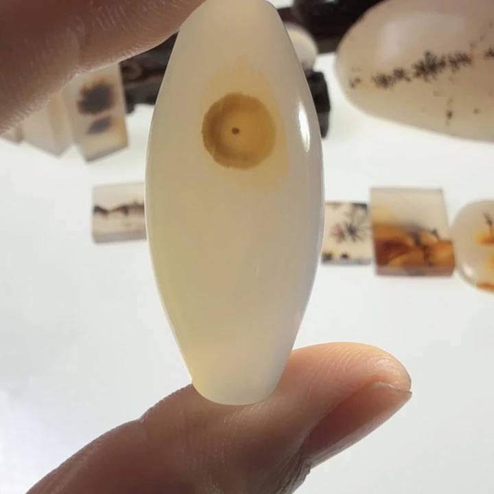 玛瑙/玉髓未镶嵌珠宝半成品