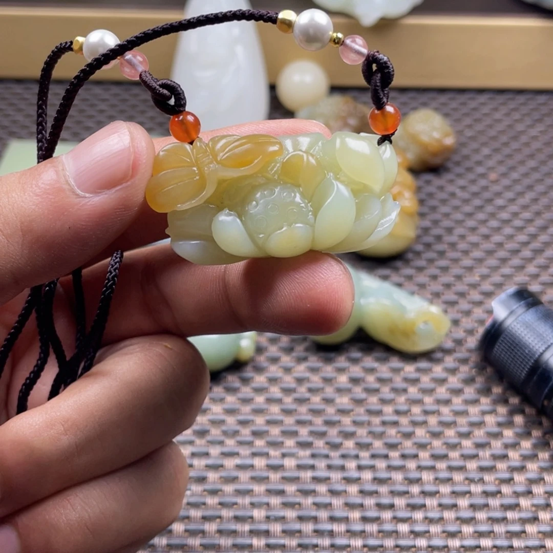 颈饰未镶嵌和田玉