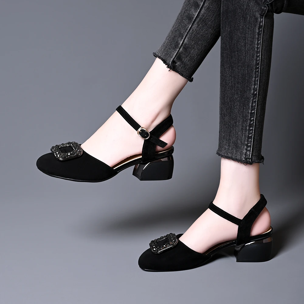 真皮羊皮包头凉鞋女夏季新款水钻方扣浅口圆头通勤不累脚低跟单鞋