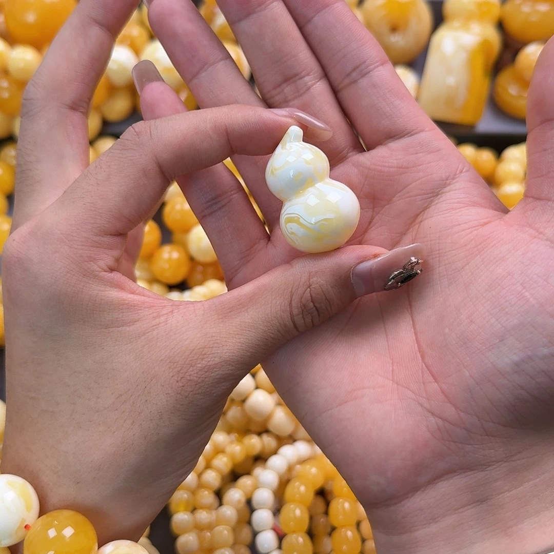 蜜蜡未镶嵌珠宝奇石9.7g