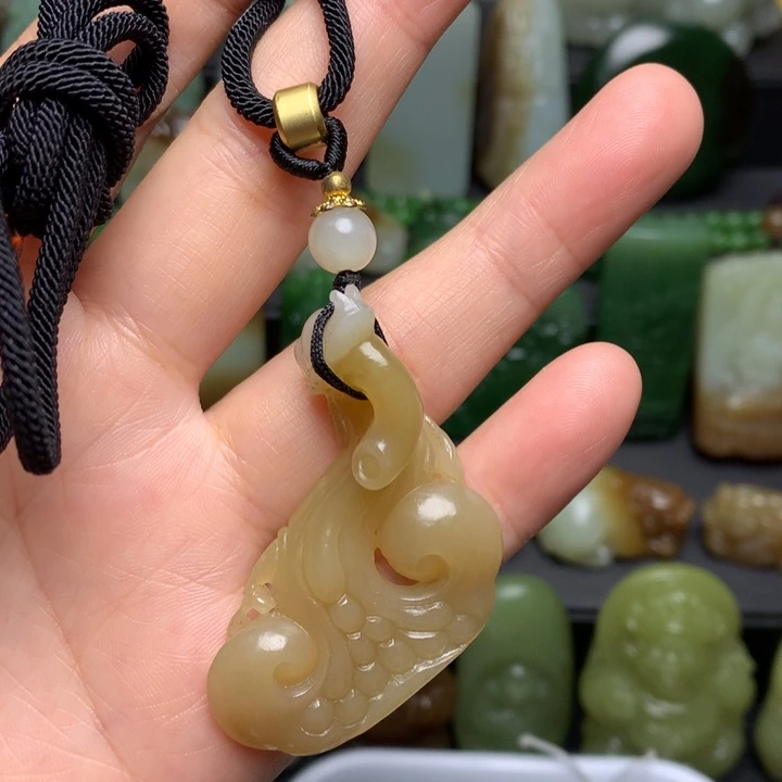 和田玉未镶嵌颈饰