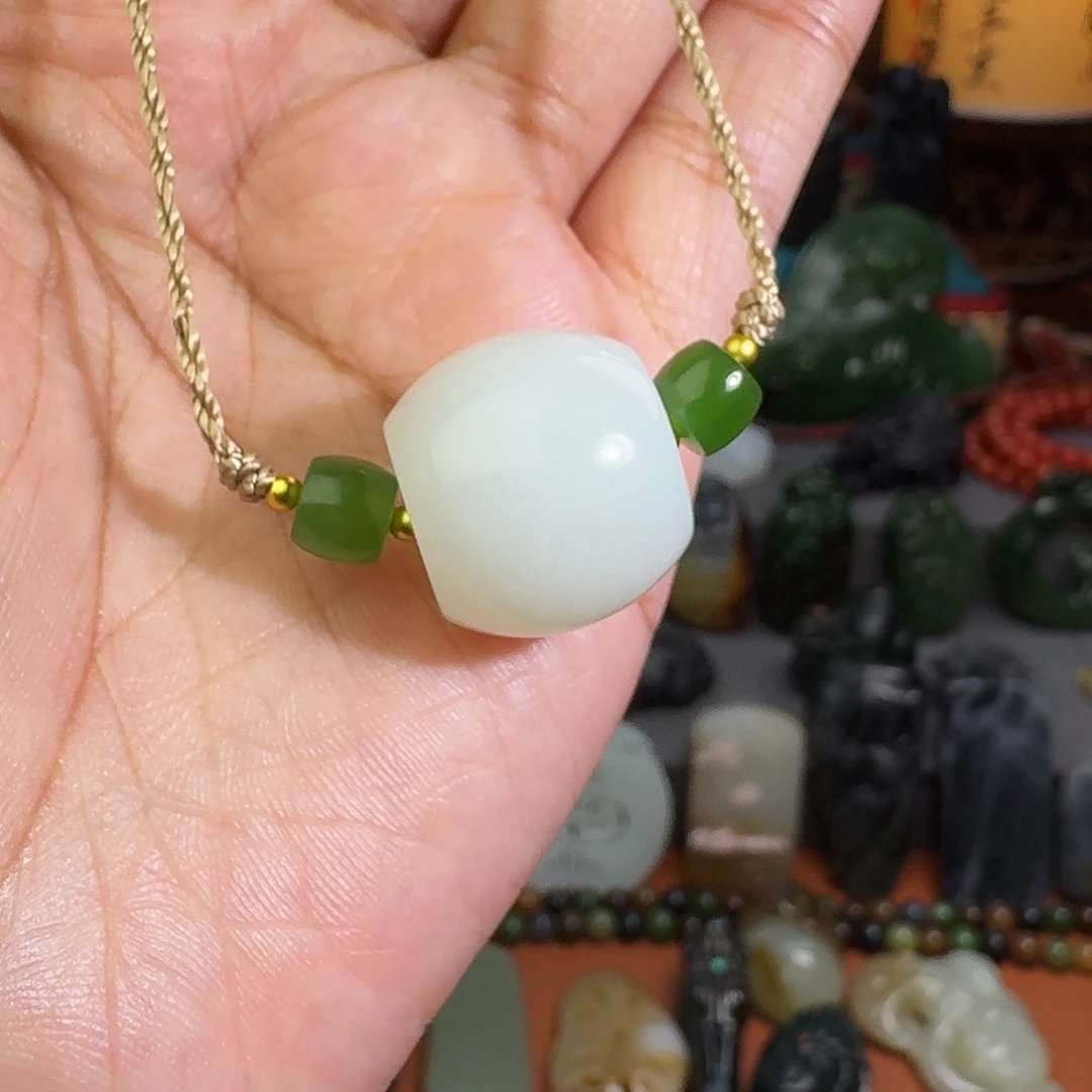 和田玉未镶嵌颈饰