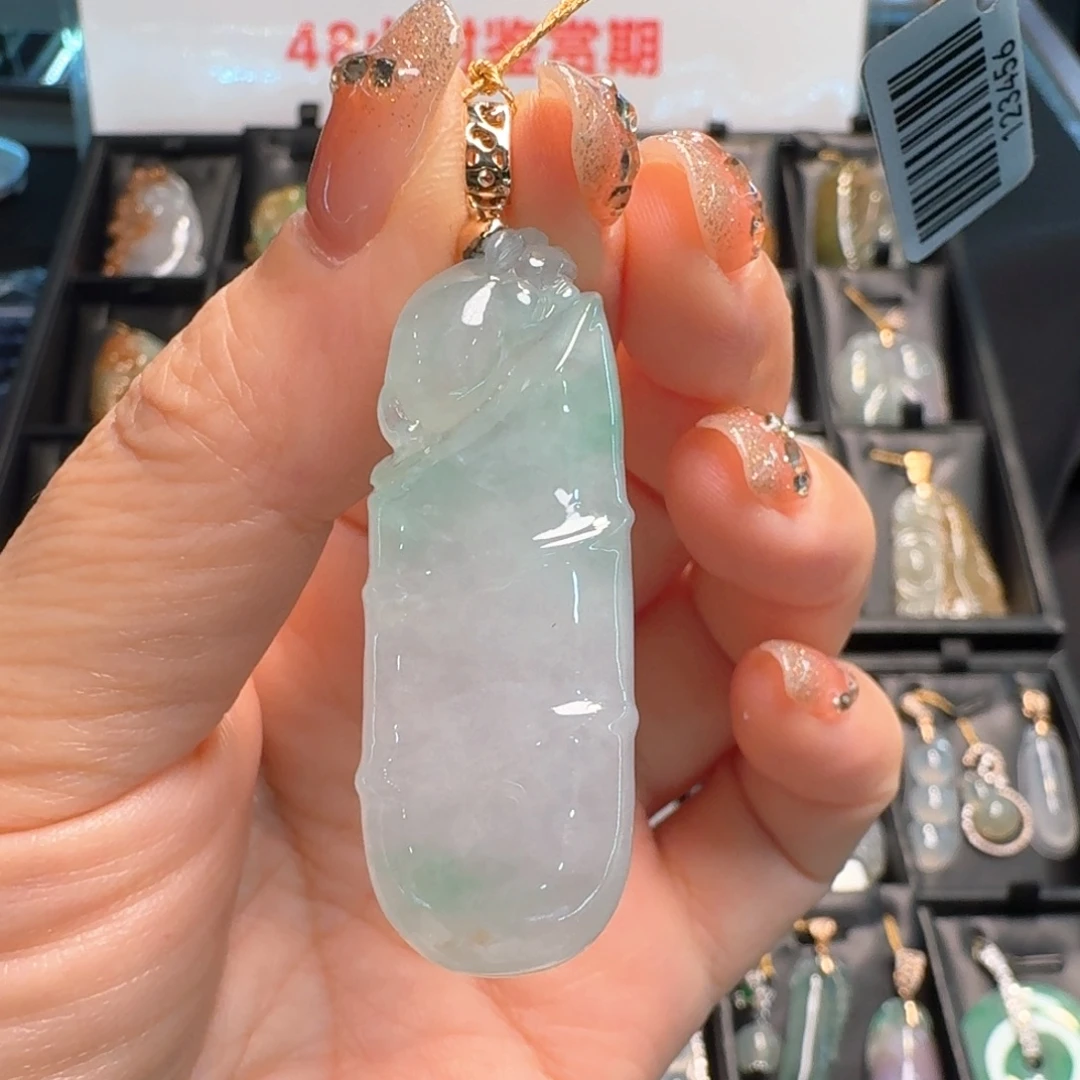 颈饰18K金镶嵌翡翠竹节