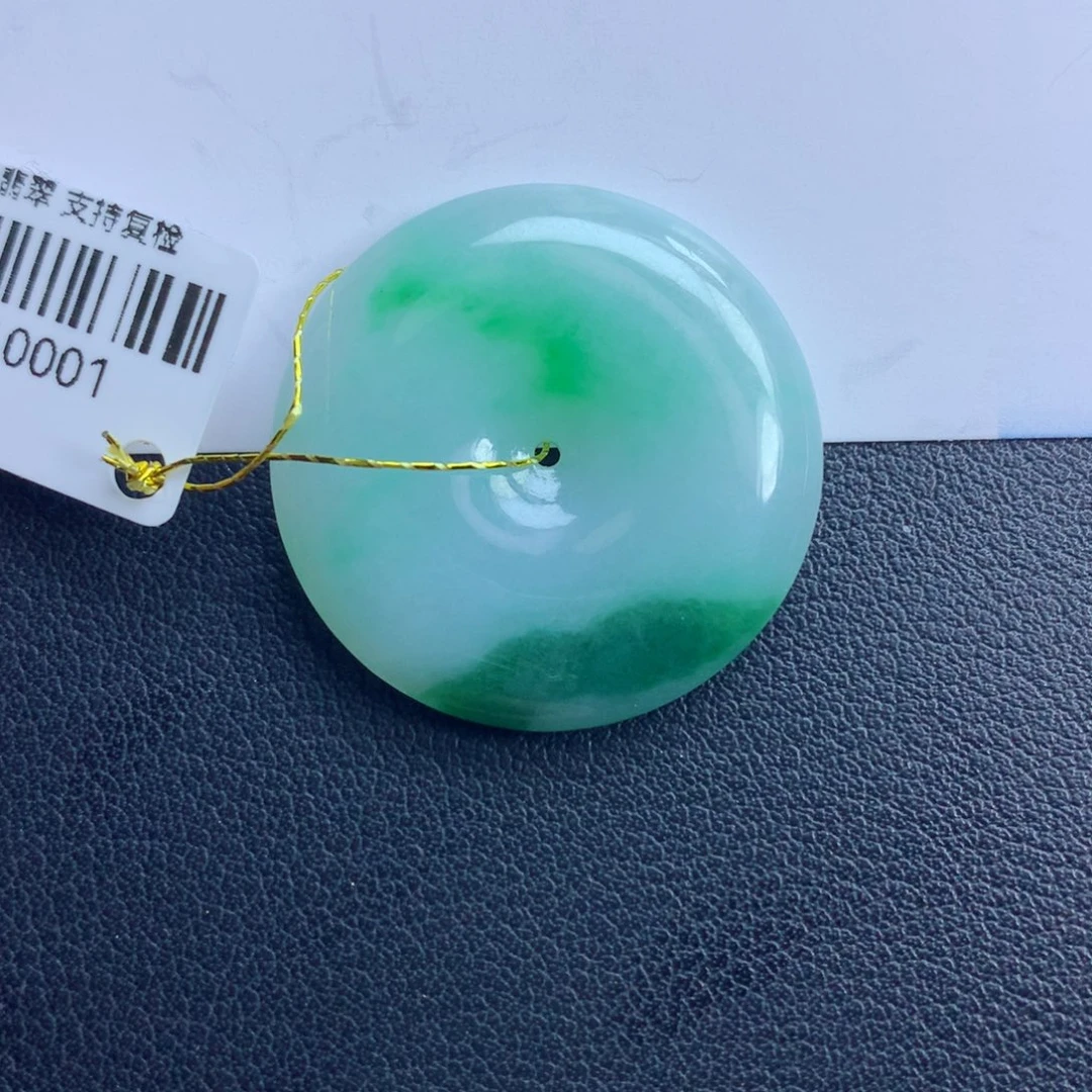 翡翠颈饰未镶嵌小*源平安扣