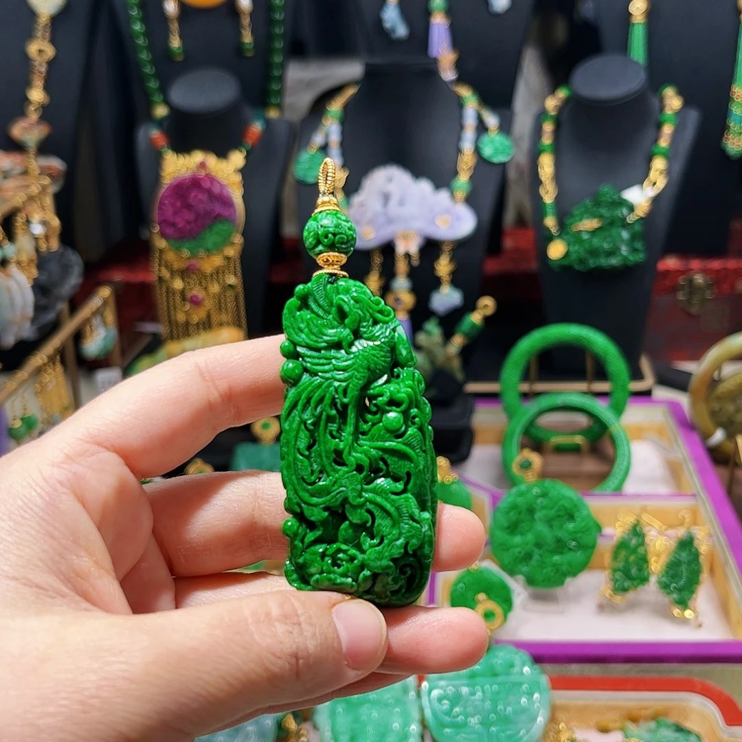 【闪购商品】翡翠吊坠(赠链)未镶嵌翡翠