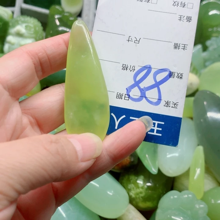 蛇纹石玉未镶嵌手把件
