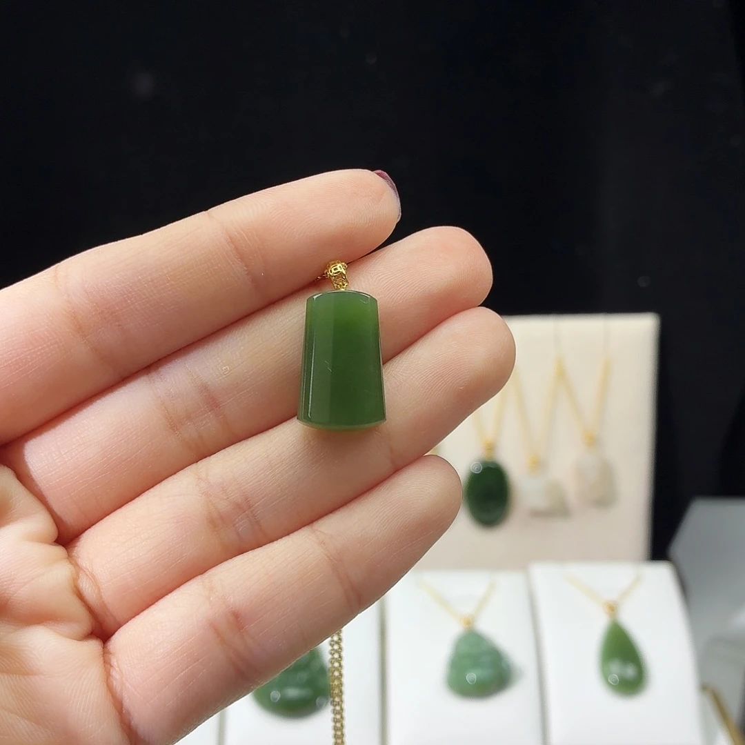 和田玉（碧玉）18K金镶嵌吊坠(赠链)