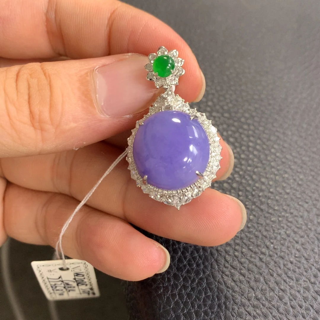 翡翠18K金镶嵌颈饰翡翠