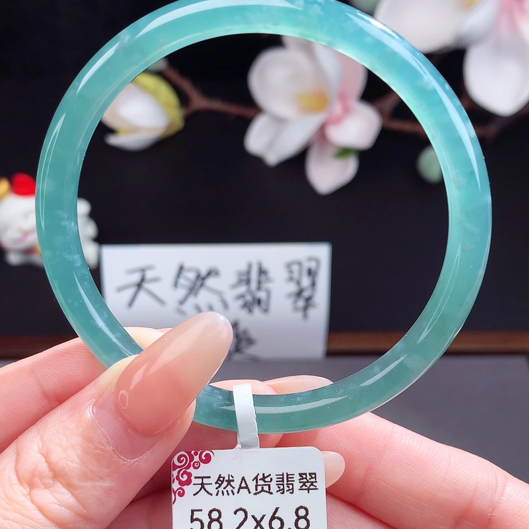翡翠手镯（圆镯）未镶嵌