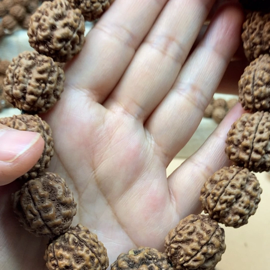 金刚菩提吊坠爱****夏精挑二狗子手持