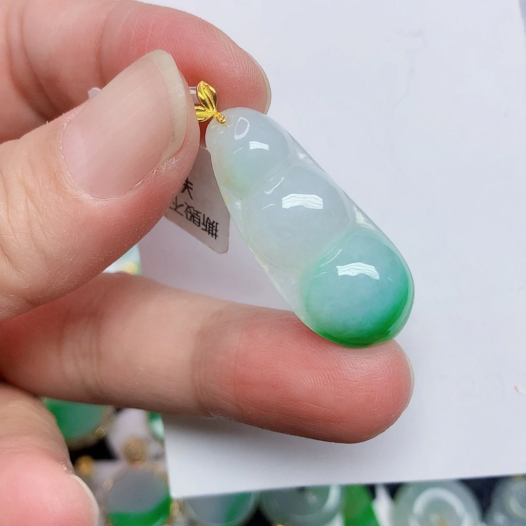 翡翠18K金镶嵌颈饰3456677