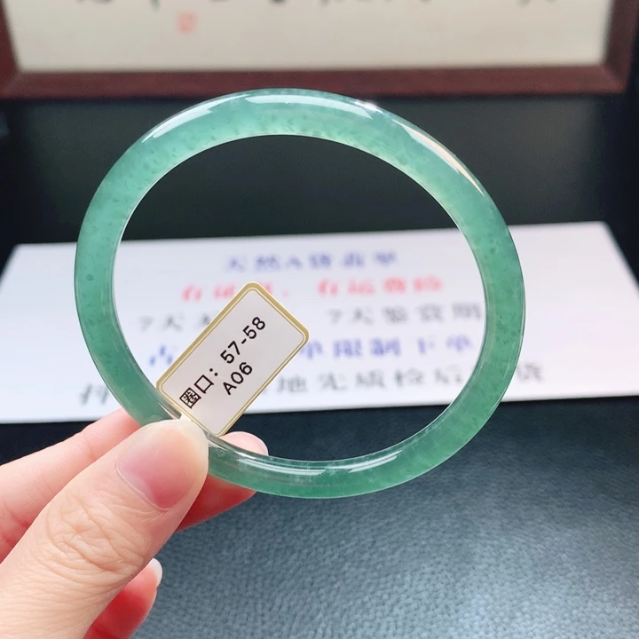 翡翠未镶嵌手镯翡翠手镯17