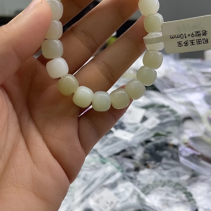 和田玉未镶嵌手串