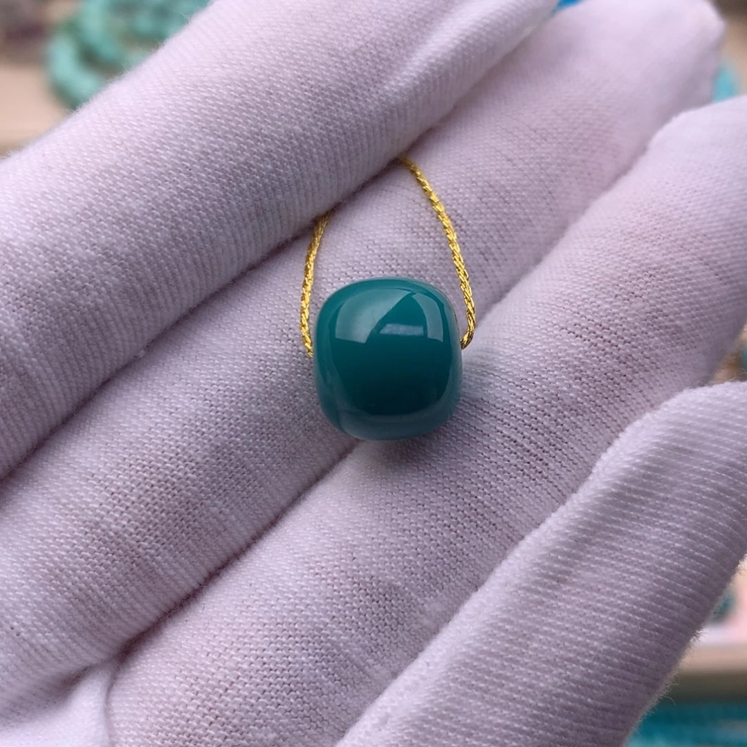 绿松石未镶嵌珠宝奇石11.6*10.3