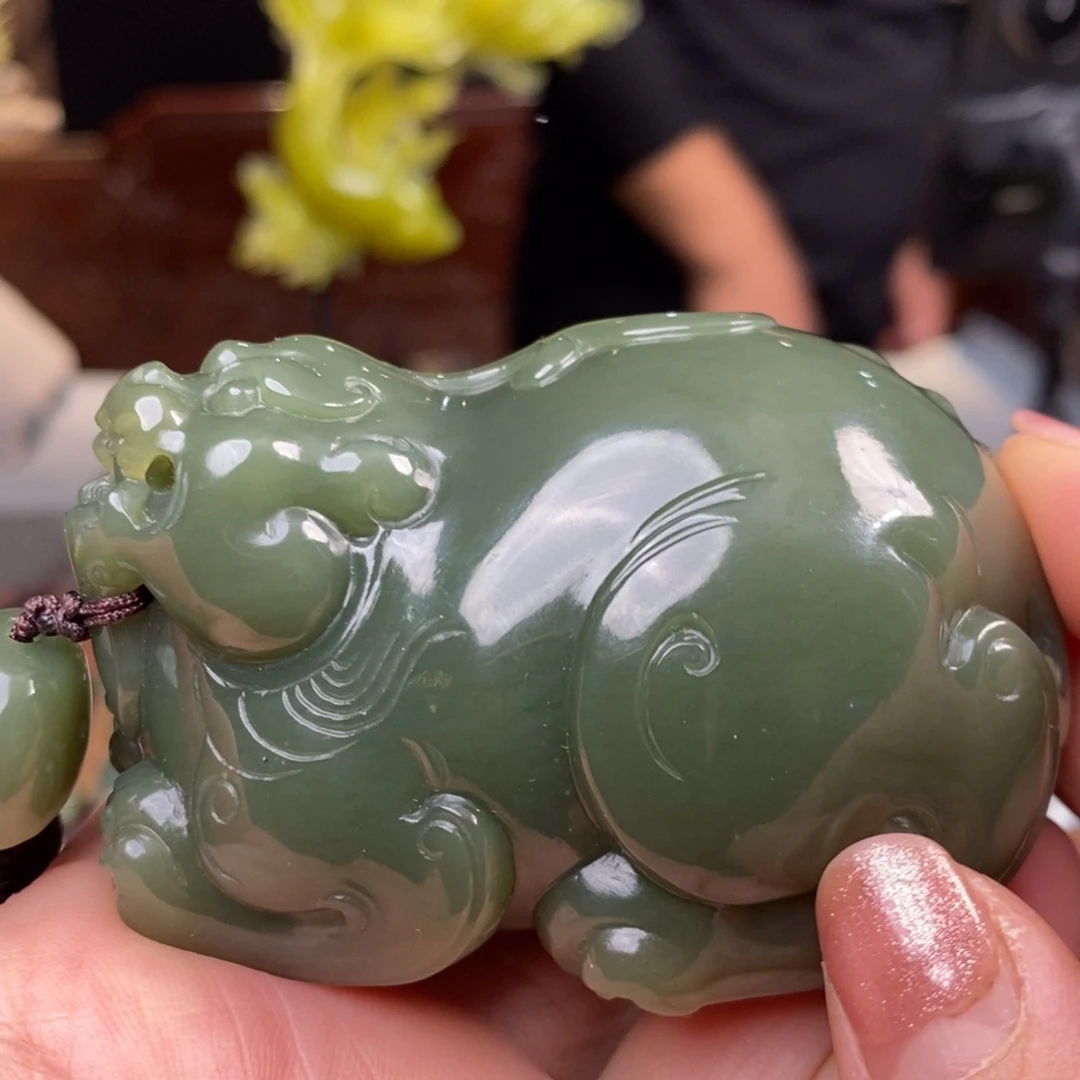 荣***巍和田玉未镶嵌把件