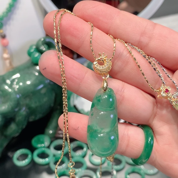 石英质玉（非洲翠）合金手链