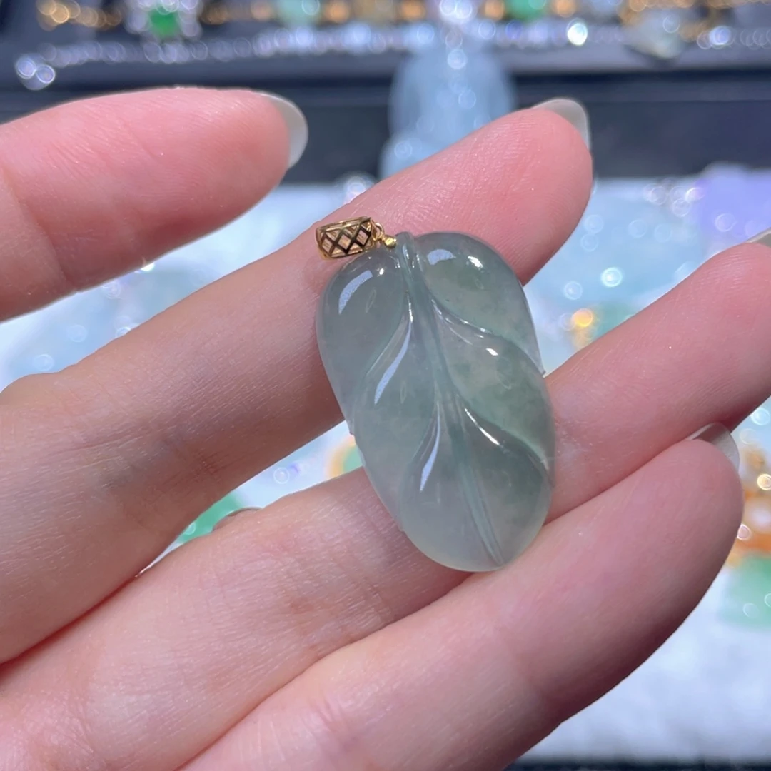 翡翠18K金镶嵌颈饰翡翠