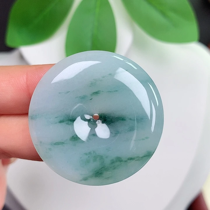 颈饰未镶嵌翡翠平安扣 35.6x5.9mm