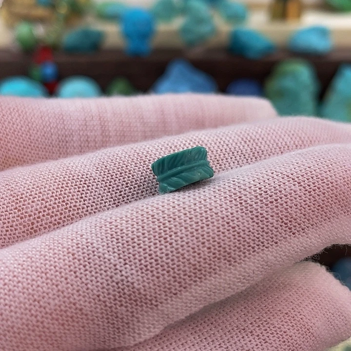 绿松石未镶嵌原矿