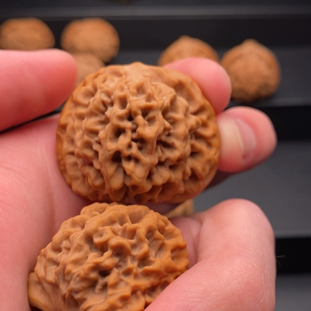 文玩核桃把件活**里秦闷